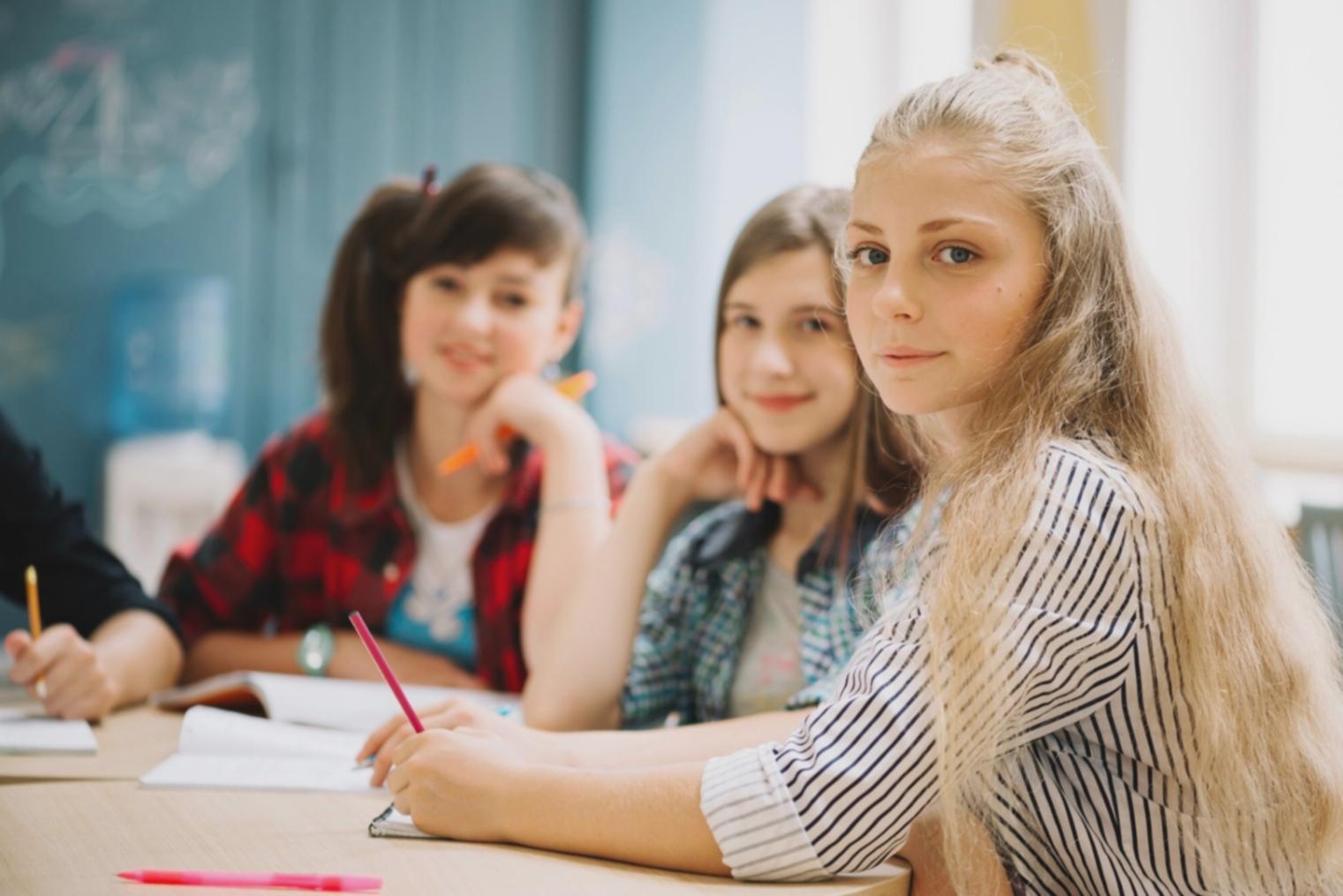 Séance de formation en groupe sur la gestion financière